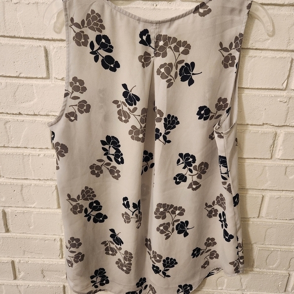 Banana Republic Floral Sleeveless Top - XS - Picture 8 of 9